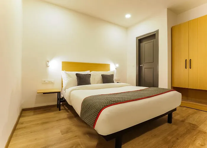 Townhouse Prithvi Resort Near Phoenix Palassio