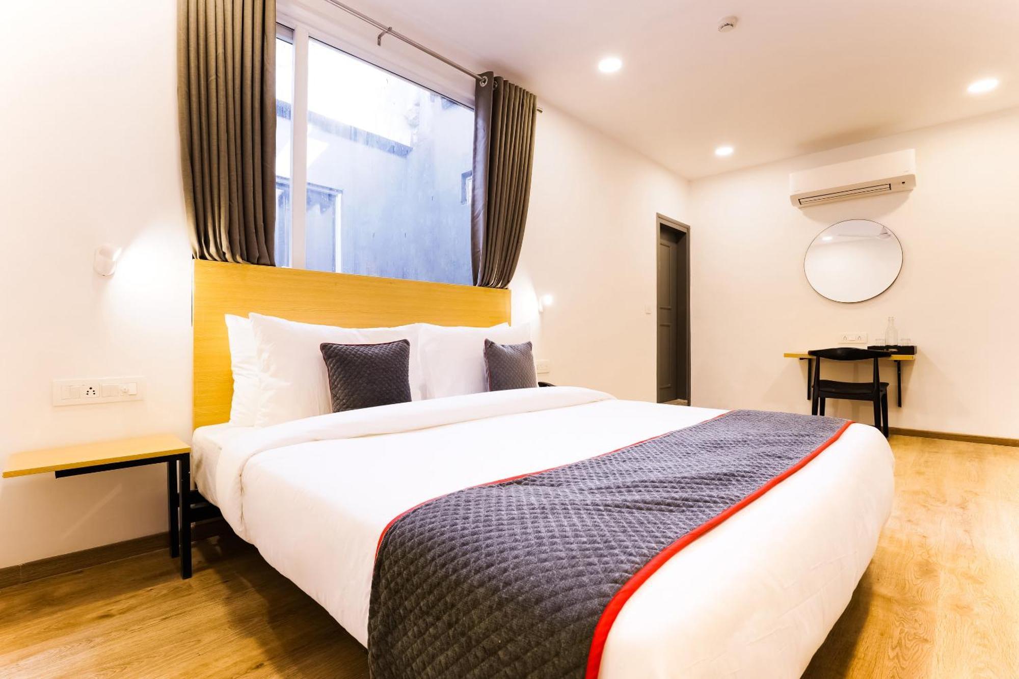 Townhouse Prithvi Near Phoenix Palassio Hotel 4*
