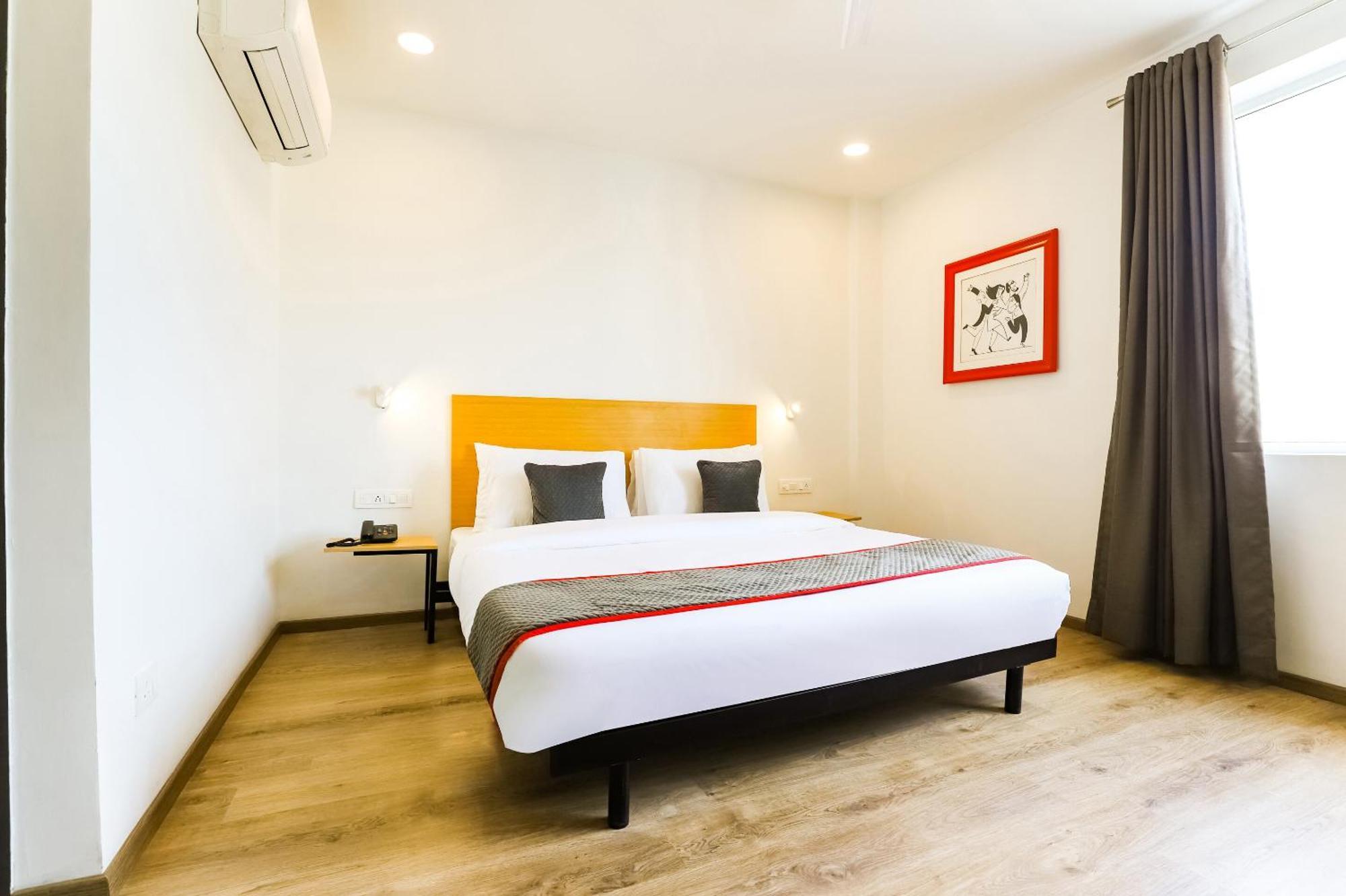Hotel Townhouse Prithvi Near Phoenix Palassio 4*