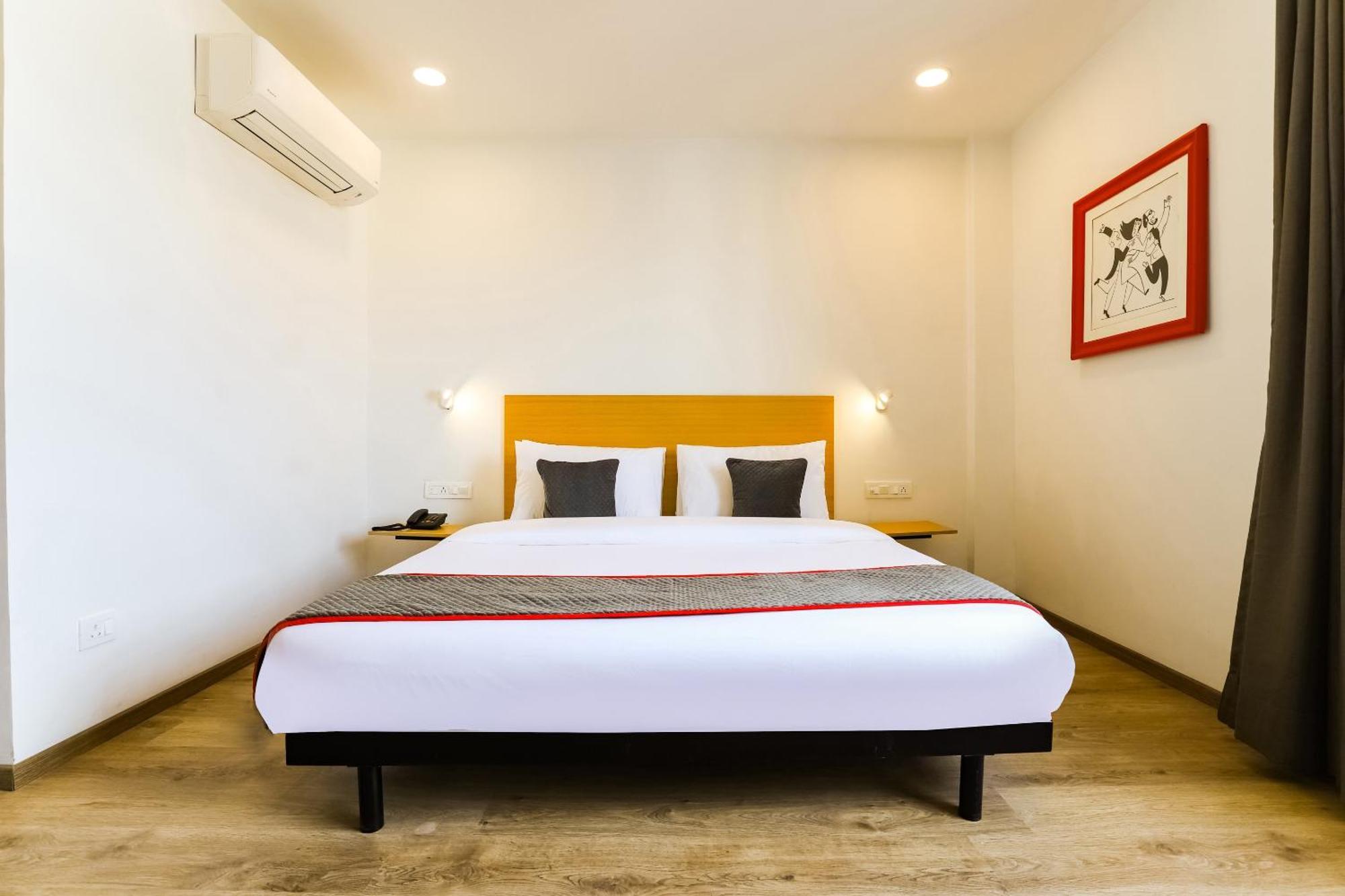 Townhouse Prithvi Near Phoenix Palassio Hotel 4*