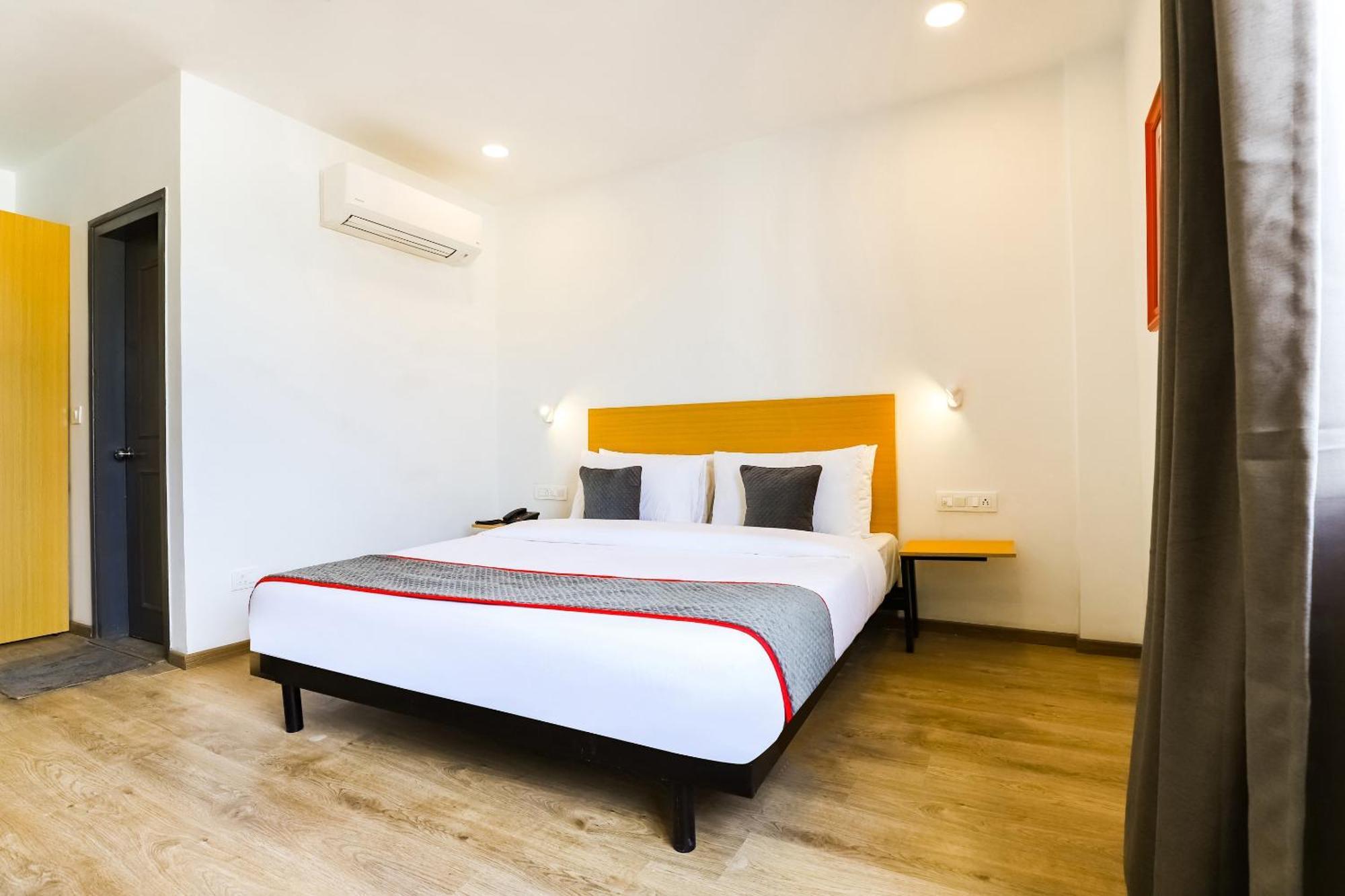 Townhouse Prithvi Near Phoenix Palassio Hotel