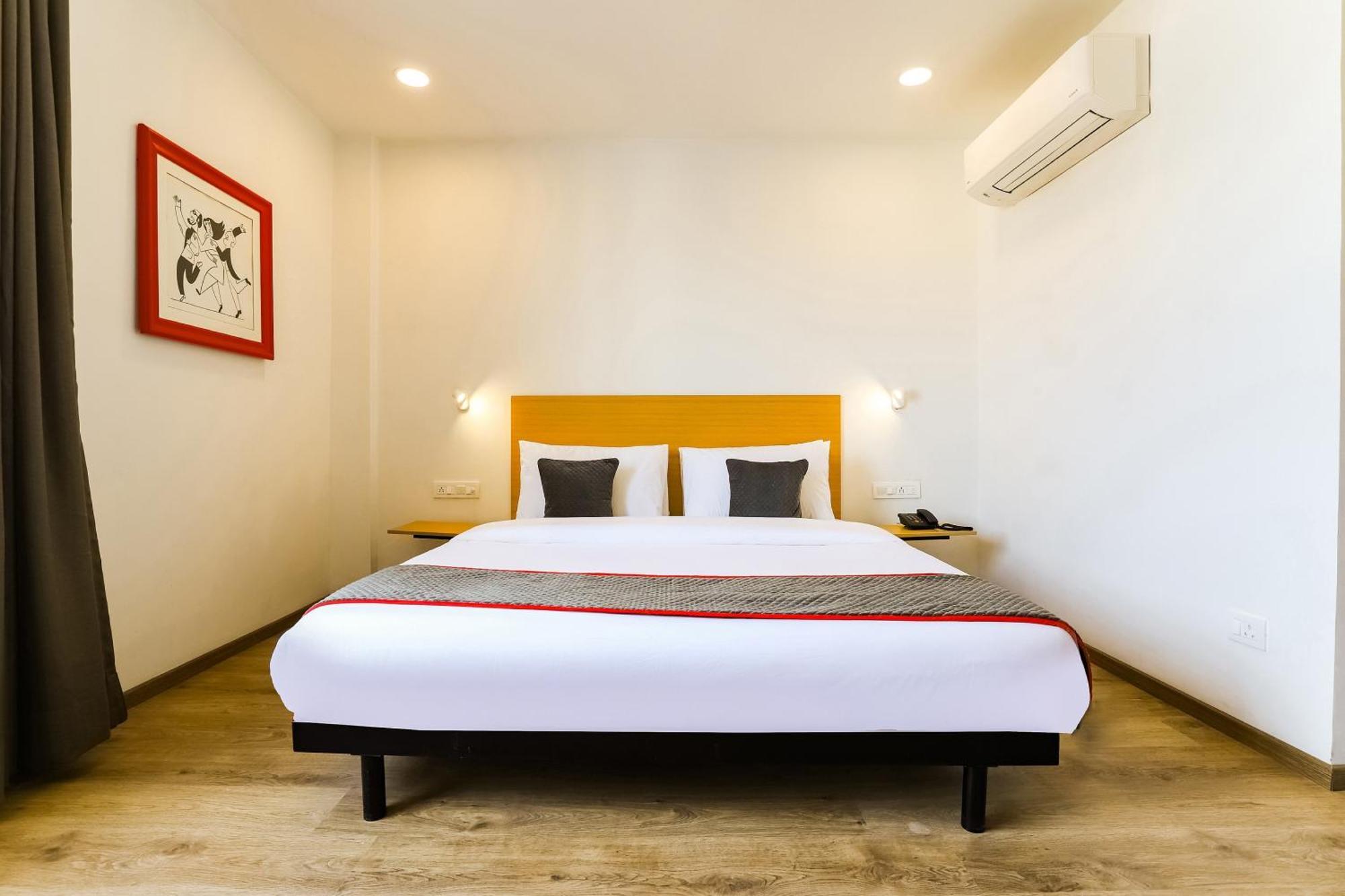 Hotel Townhouse Prithvi Near Phoenix Palassio Lucknow