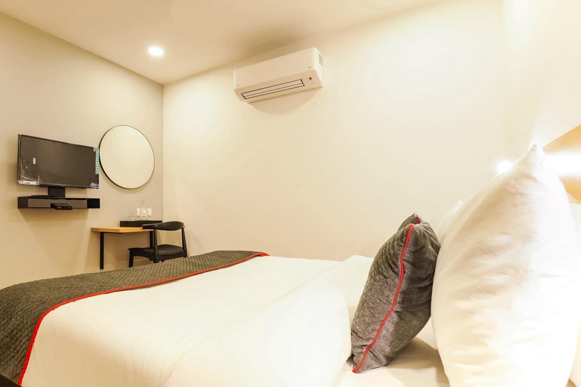 Townhouse Prithvi Near Phoenix Palassio 4*